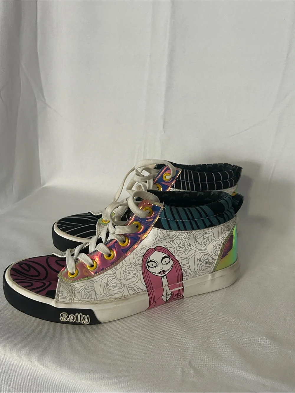 Ground Up Disney's Jack & Sally Women's Hi-Top Sneakers Size 7